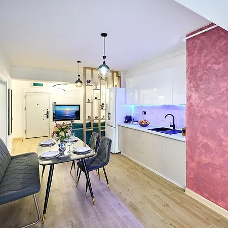 Star In Infinity - Parking Apartment Mamaia