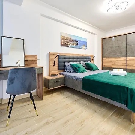 Star In Infinity - Parking * Mamaia